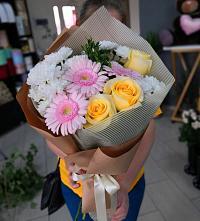 Букет цветов из:  Герберы, Розы и Хризантемы в Айхале