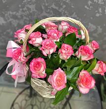 Цветочная композиция из Розы в корзине в Айхале
